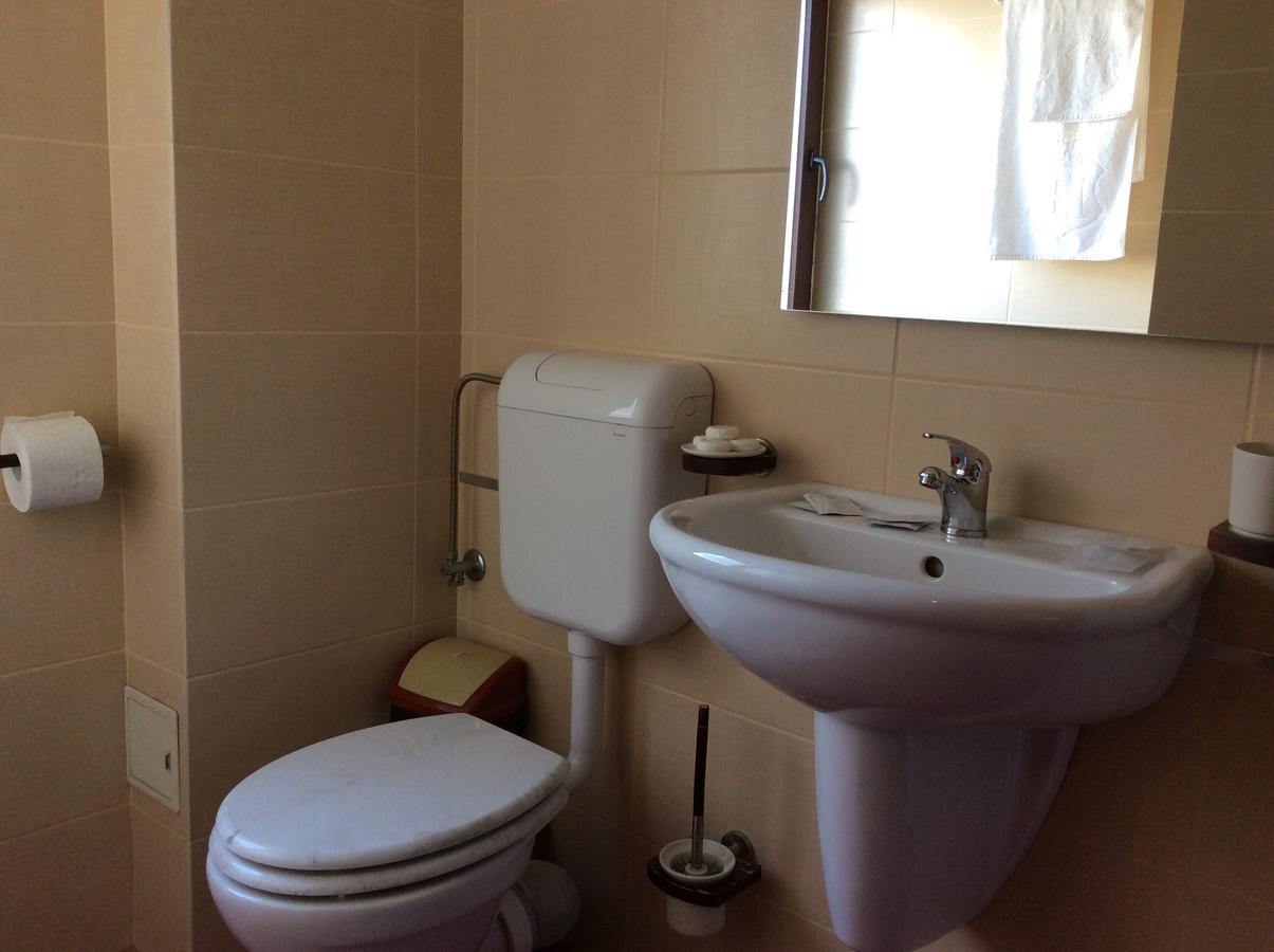 Hotel Kilometrul Zero Dragasani 外观 照片